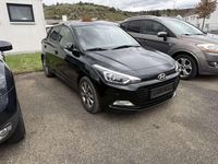 Gebraucht Hyundai i20 Style 101 PS (74 kW) 2017 Phantom black. / mic Kleinwagen