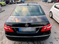 Gebraucht Mercedes 220 177 PS (130 kW) 2010 Schwarz Limousine