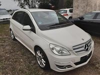 Gebraucht Mercedes B200 136 PS (100 kW) 2011 Weiß Van / Kleinbus