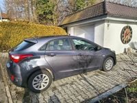 Gebraucht Hyundai i30 Trend 135 PS (99 kW) 2016 Grau Limousine