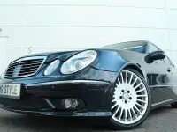 Gebraucht Mercedes E500 AMG 306 PS (225 kW) 2002 Schwarz Limousine
