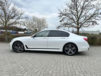Gebraucht BMW 750 Shadowline 400 PS (294 kW) 2016 Weiß Limousine