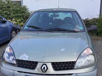 Second-hand Renault Clio II 2002 Verde Berlinǎ
