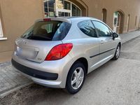 Gebraucht Peugeot 207 75 PS (55 kW) 2009 Silber Kleinwagen