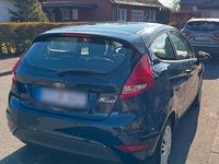 Gebraucht Ford Fiesta 60 PS (44 kW) 2010 Blau Kleinwagen