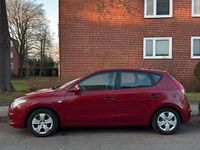 Gebraucht Hyundai i30 109 PS (80 kW) 2009 Rot Kleinwagen