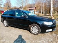 Gebraucht Skoda Superb 140 PS (102 kW) 2013 Schwarz Kombi