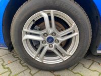 Gebraucht Ford Focus Cool & Connect 125 PS (91 kW) 2020 Dynamicblau metallic (metallic) Limousine