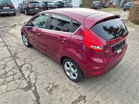 Gebraucht Ford Fiesta Titanium 95 PS (69 kW) 2010 Rot Kleinwagen