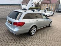 Gebraucht Mercedes E220 170 PS (125 kW) 2013 Diamantsilber Kombi