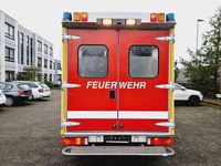 Second-hand Mercedes Sprinter 129 CP (94 kW) 2004 Roșu Van