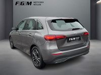 Gebraucht Mercedes B200 Progressive 163 PS (119 kW) 2025 Metalliclack mountaingrau Van / Kleinbus