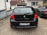 Gebraucht BMW 116 122 PS (89 kW) 2011 Schwarz Kleinwagen