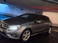 Gebraucht Mercedes A180 109 PS (80 kW) 2015 Grau Limousine
