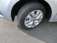 Gebraucht Renault Kangoo Play 131 PS (96 kW) 2023 Silber  grau  metallic Van / Kleinbus