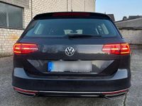 Gebraucht VW Passat 190 PS (139 kW) 2018 Grau Kombi