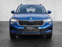 Neu Skoda Karoq Selection 150 PS (110 kW) 2025 Race blau metallic SUV