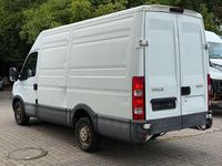 Gebraucht Iveco Daily 106 PS (77 kW) 2013 Weiß Van / Kleinbus