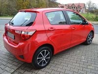 Gebraucht Toyota Yaris 111 PS (81 kW) 2017 Weiß Limousine