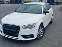 Gebraucht Audi A3 Sport 179 PS (131 kW) 2014 Weiß Limousine