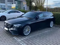 Second-hand Mercedes E250 AMG line 211 CP (155 kW) 2017 Negru Berlinǎ