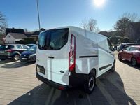 Gebraucht Ford Transit Custom 105 PS (77 kW) 2022 Frostweiß Van