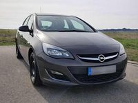 Gebraucht Opel Astra Selection 116 PS (85 kW) 2015 Grau Kleinwagen