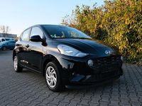 Gebraucht Hyundai i10 Select 67 PS (49 kW) 2023 Schwarz Kleinwagen