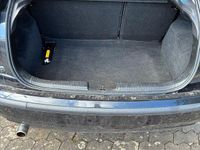 Usata Ford Focus 116 CV (85 kW) 2004 Nero Utilitaria