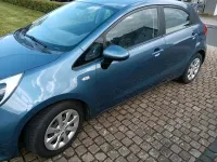 Gebraucht Kia Rio Edition 7 86 PS (63 kW) 2015 Blau Kleinwagen