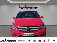 Gebraucht Mercedes B180 122 PS (89 kW) 2012 Rot Van / Kleinbus