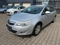 Gebraucht Opel Astra Design Edition 140 PS (102 kW) 2011 Silber Kombi