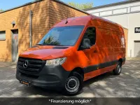 Używany Mercedes Sprinter 150 KM (110 kW) 2023 Pomarańczowy Van