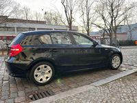 Gebraucht BMW 116 122 PS (89 kW) 2009 Schwarz Kleinwagen