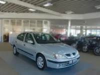 Używany Renault Mégane Dynamique 107 KM (78 kW) 2001 Unbekannt (metallic) Sedan/Limuzyna