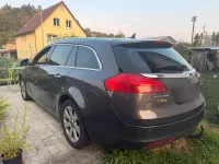 Gebraucht Opel Insignia 140 PS (102 kW) 2012 Silber Kombi