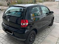 Gebraucht VW Fox 54 PS (39 kW) 2006 Schwarz Kleinwagen
