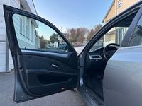 Gebraucht BMW 525 197 PS (144 kW) 2007 Grau Limousine