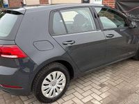 Gebraucht VW Golf VII Trendline 86 PS (63 kW) 2017 Uranograu Kleinwagen