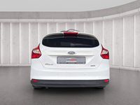 Gebraucht Ford Focus Titanium 125 PS (91 kW) 2014 Weiß Limousine