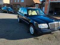 Gebraucht Mercedes E280 193 PS (141 kW) 1995 Blau Limousine