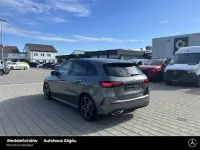 Gebraucht Mercedes B200 AMG 163 PS (119 kW) 2025 Lack mountaingrau (metallic) Van / Kleinbus