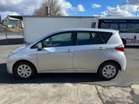 Gebraucht Toyota Verso-S 99 PS (72 kW) 2012 Silber Van / Kleinbus