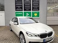 Gebraucht BMW 740 258 PS (189 kW) 2017 Weiß Limousine