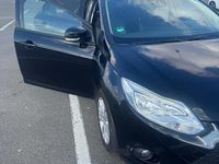 Gebraucht Ford Focus 105 PS (77 kW) 2011 Schwarz Kombi