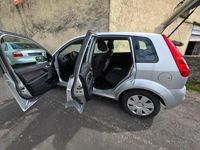 Gebraucht Ford Fiesta Ambiente 80 PS (58 kW) 2006 Silber Kleinwagen