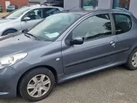 Gebraucht Peugeot 206+ Basis 60 PS (44 kW) 2009 Grau Kleinwagen