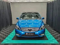 Gebraucht Mercedes B200 156 PS (114 kW) 2014 Blau Kleinwagen