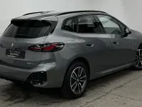 Gebraucht BMW 225 Active Tourer M Sport 245 PS (180 kW) 2023 Skyscraper grau Van / Kleinbus