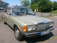 Gebraucht Mercedes 200 109 PS (80 kW) 1982 Grün Limousine